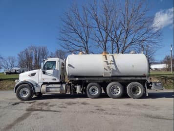 Main image Peterbilt 567