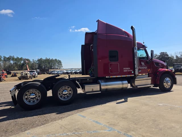 Image of Peterbilt 567 equipment image 3