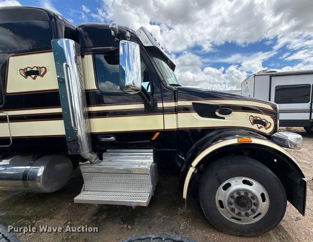 Image of Peterbilt 567 equipment image 3