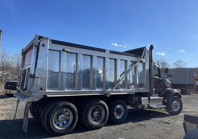 Image of Peterbilt 567 equipment image 2
