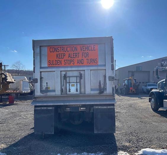 Image of Peterbilt 567 equipment image 3