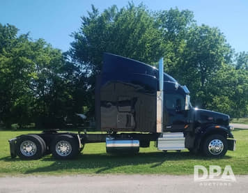 Main image Peterbilt 567