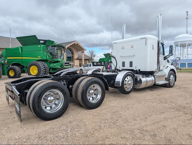 Image of Peterbilt 579 equipment image 4