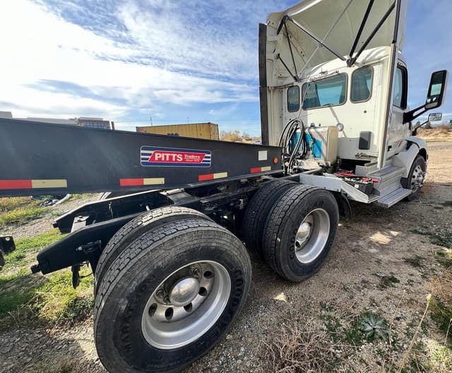 Image of Peterbilt 579 equipment image 3