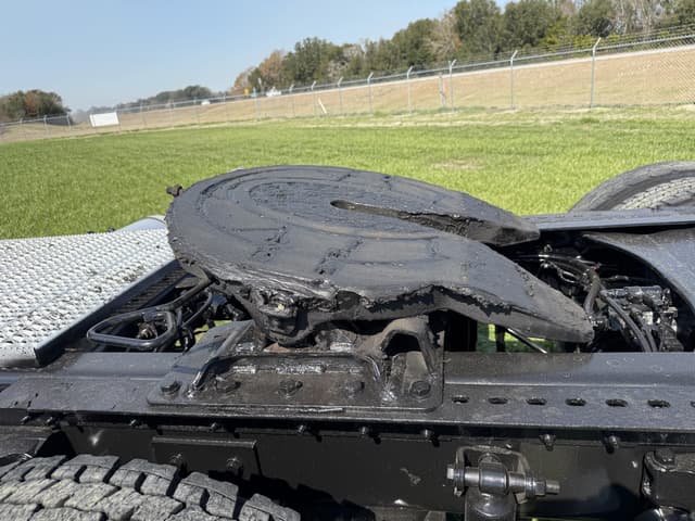 Image of Peterbilt 579 equipment image 4