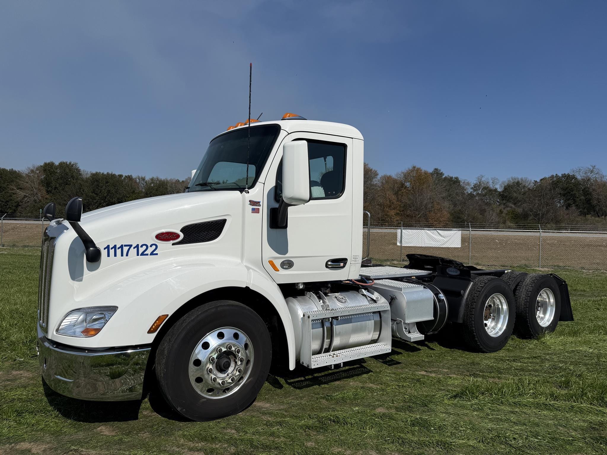 2021 Peterbilt 579 Equipment Image0