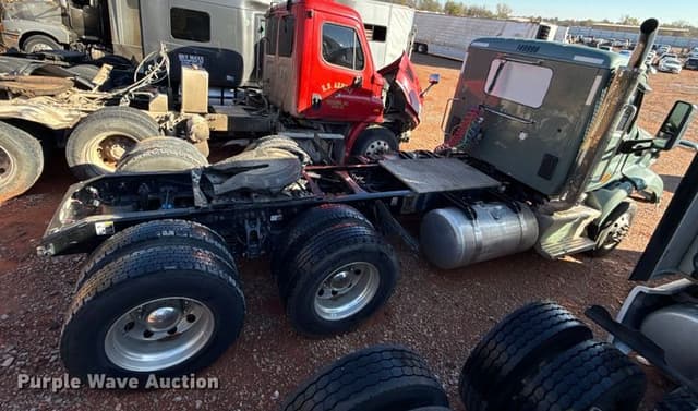 Image of Peterbilt 579 equipment image 3