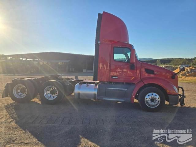 Image of Peterbilt 579 equipment image 3