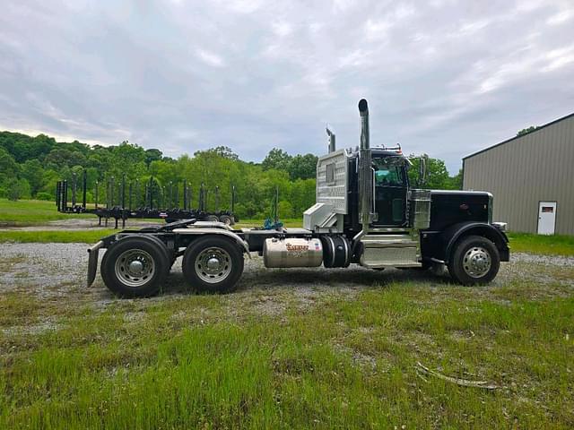Image of Peterbilt Undetermined equipment image 2
