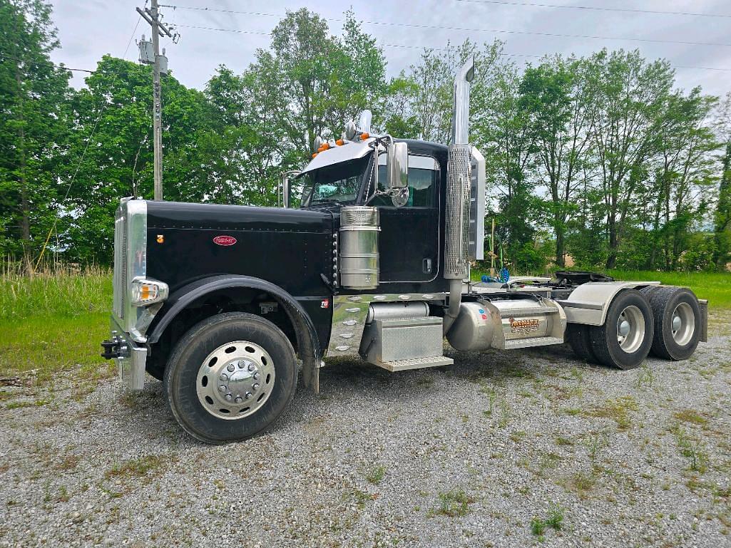 Image of Peterbilt Undetermined Primary image