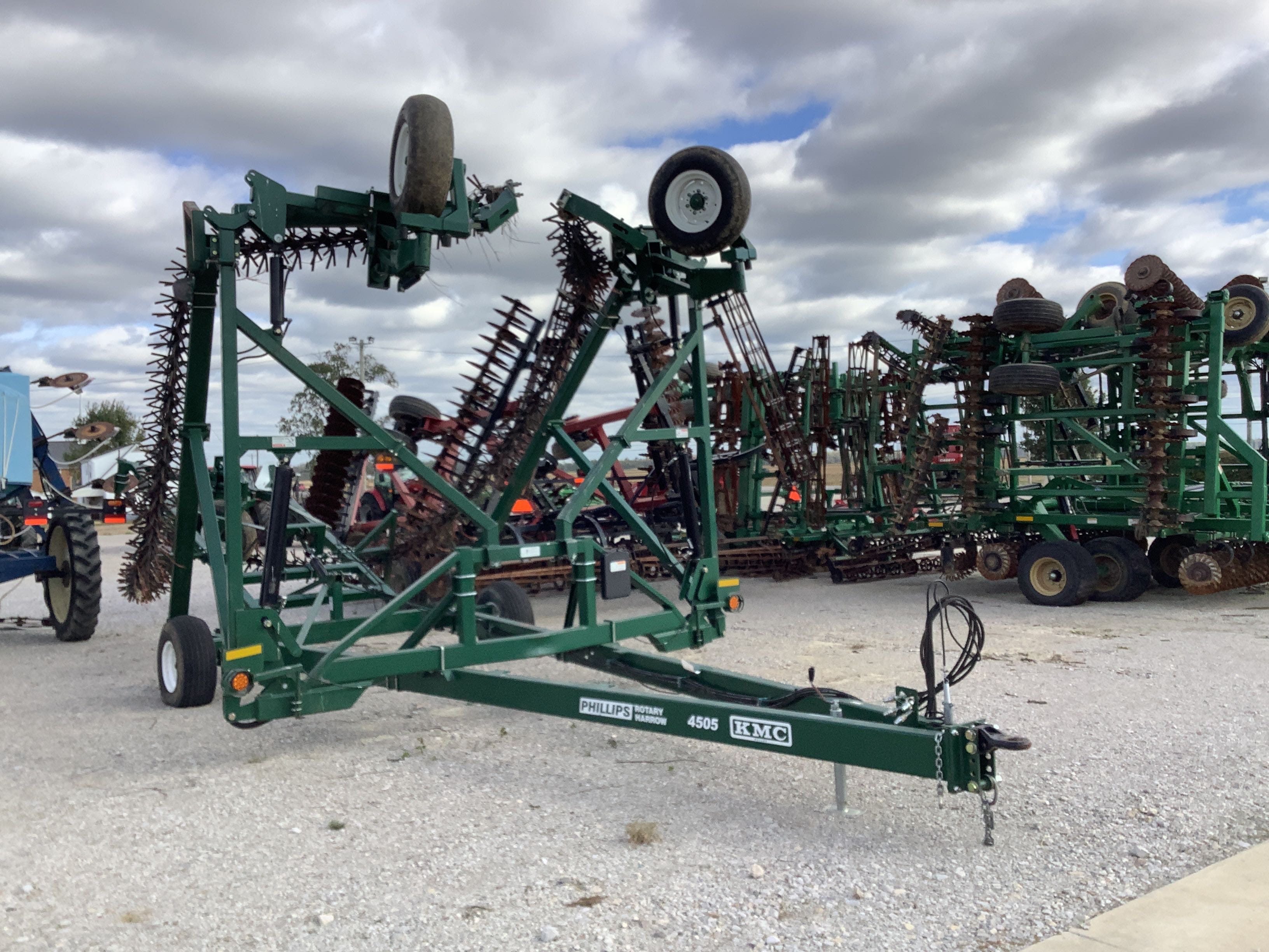 2021 Phillips 4505 Equipment Image0