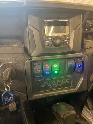 Image of Polaris General 1000 Deluxe equipment image 3