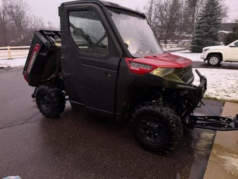 2021 Polaris Ranger 1000 Equipment Image0