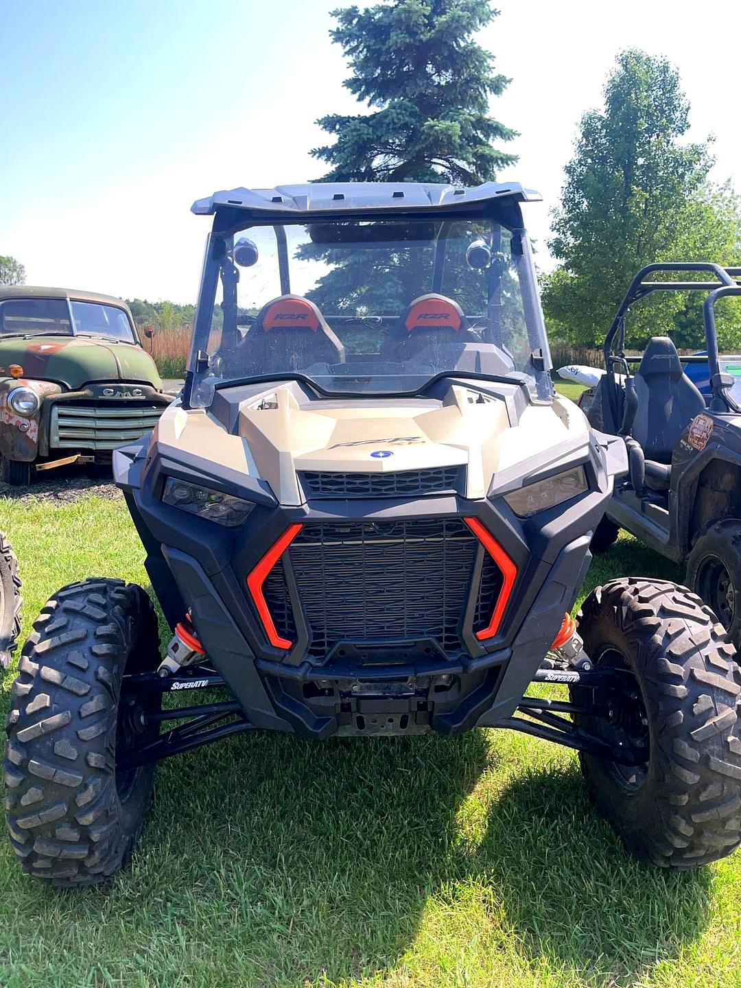 Image of Polaris RZR 1000 Primary image