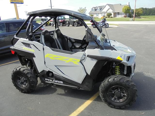 Image of Polaris RZR Trail Ultimate equipment image 2