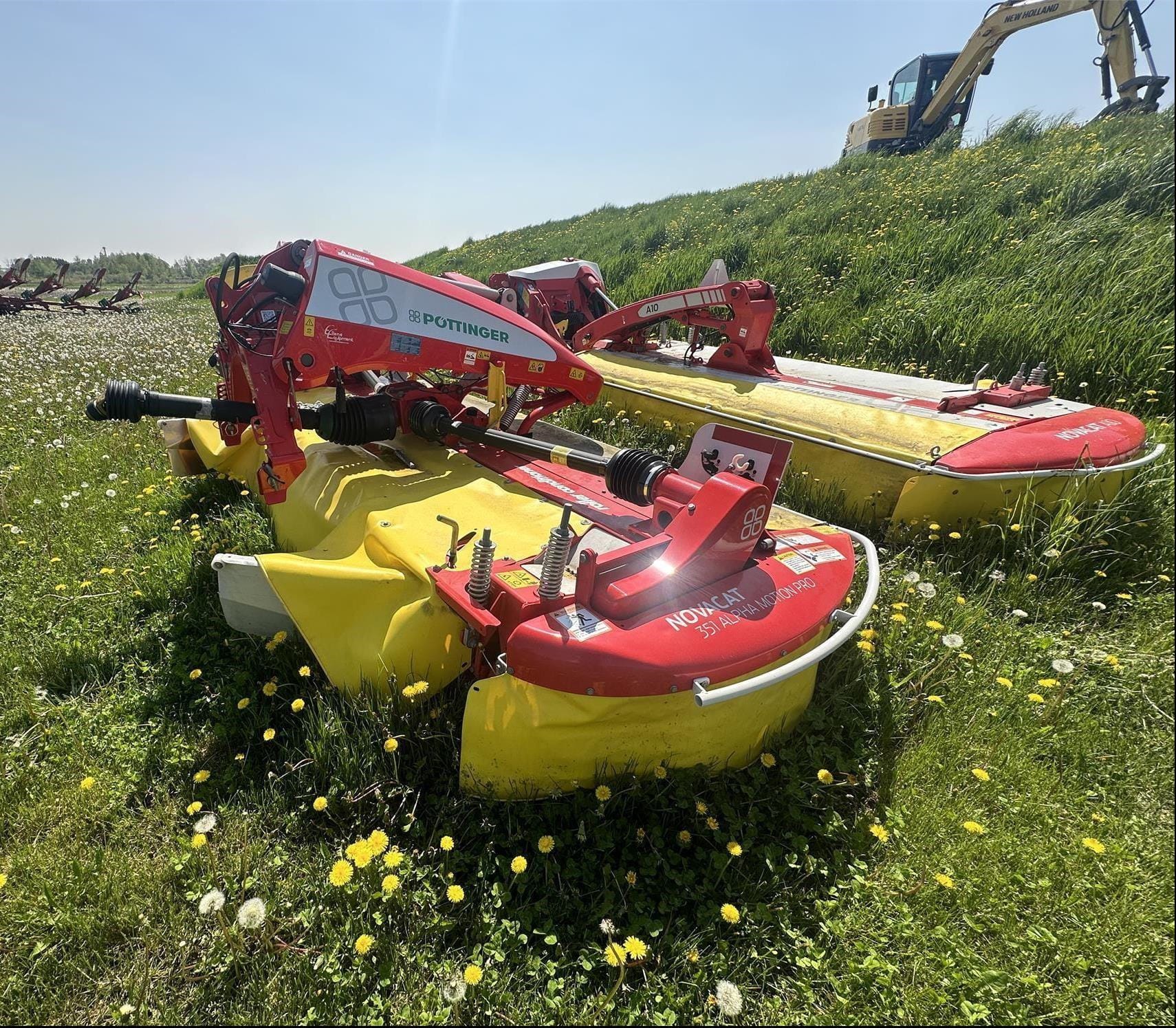 2021 Pottinger Novacat 351 Equipment Image0