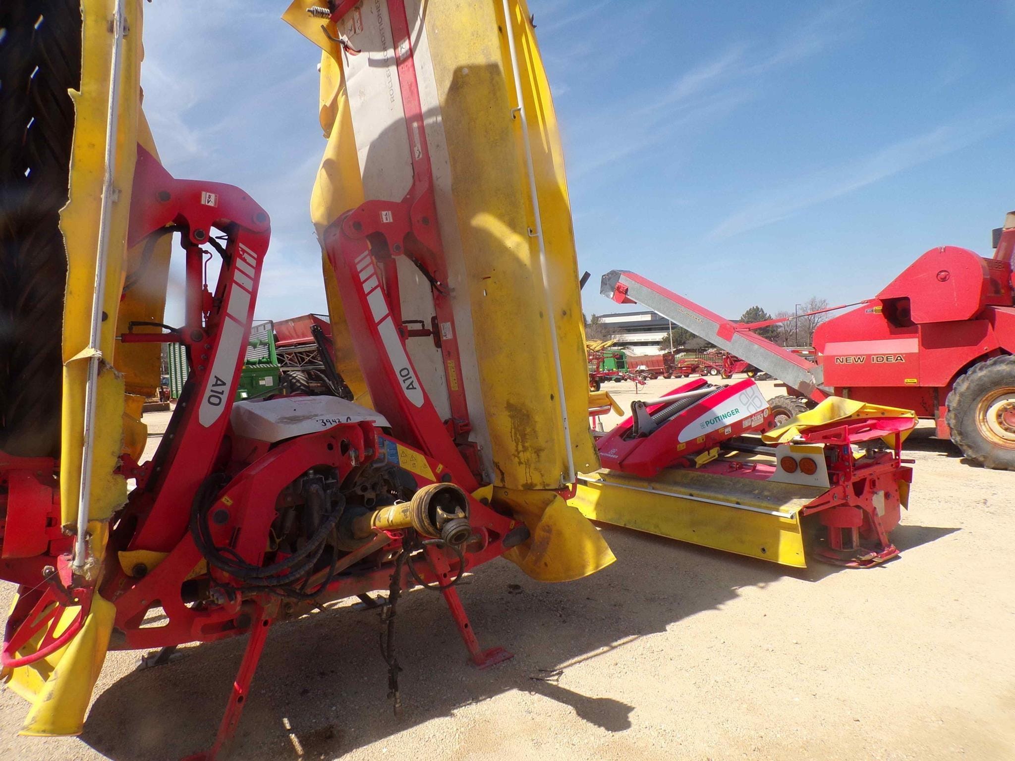 2021 Pottinger Novacat 351 Equipment Image0