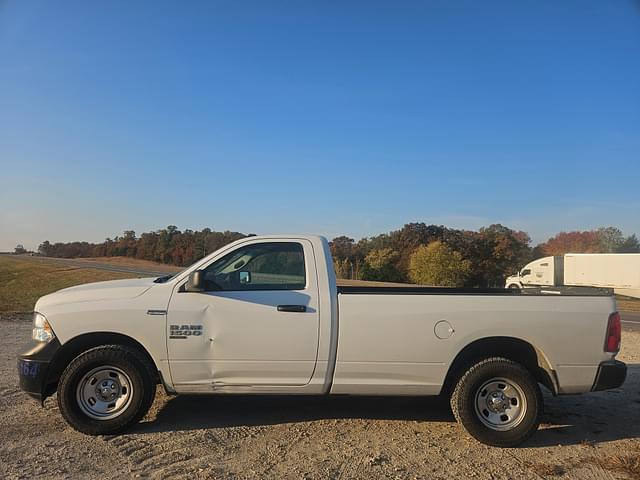 Image of Dodge Ram 1500 equipment image 3