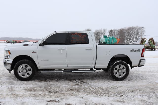 Image of Dodge Ram 2500 equipment image 3