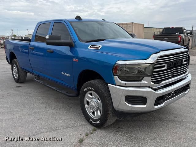 Image of Dodge Ram 2500 equipment image 2