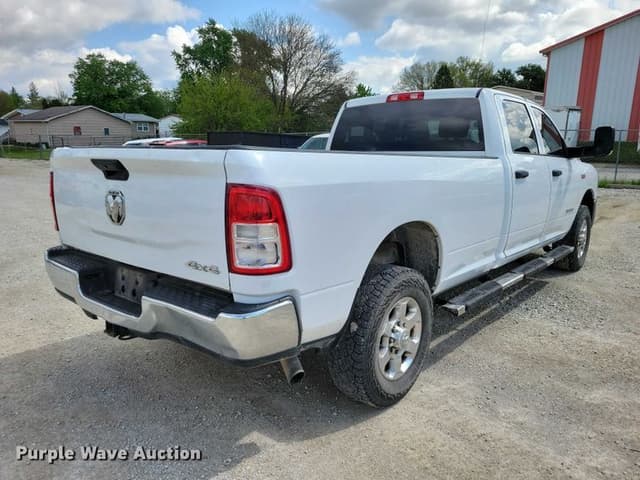Image of Dodge Ram 2500HD equipment image 4