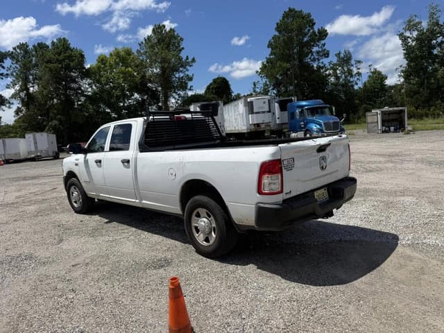 Image of Dodge Ram 2500 equipment image 2