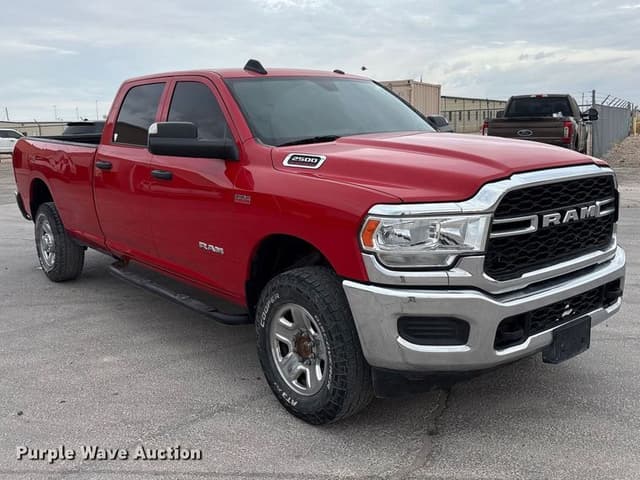 Image of Dodge Ram 2500 equipment image 2