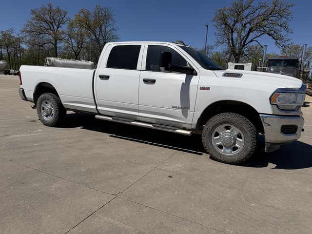 Image of Dodge Ram 2500HD equipment image 3