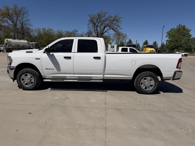 Image of Dodge Ram 2500HD equipment image 2