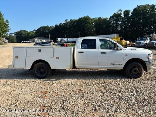 Image of Dodge Ram 3500 equipment image 3
