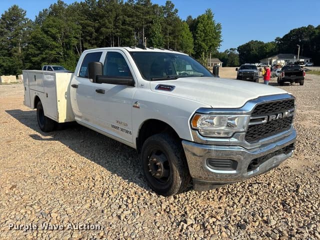 Image of Dodge Ram 3500 equipment image 2