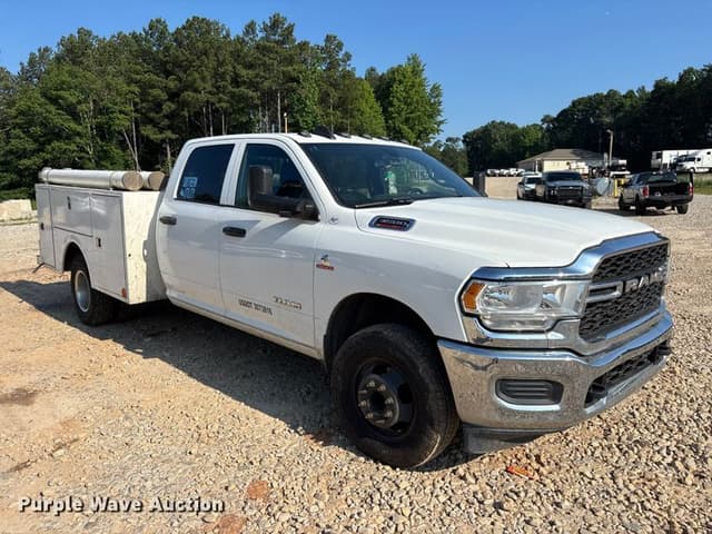 Image of Dodge Ram 3500 equipment image 2