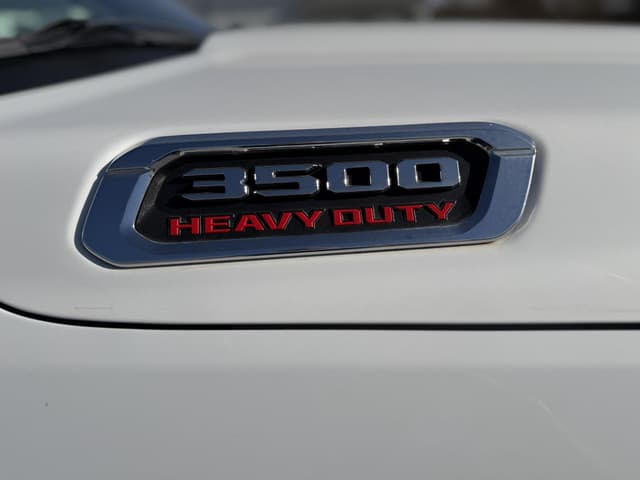 Image of Dodge Ram 3500HD equipment image 2