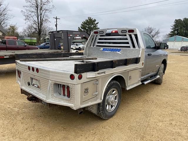 Image of Dodge Ram 3500 equipment image 3