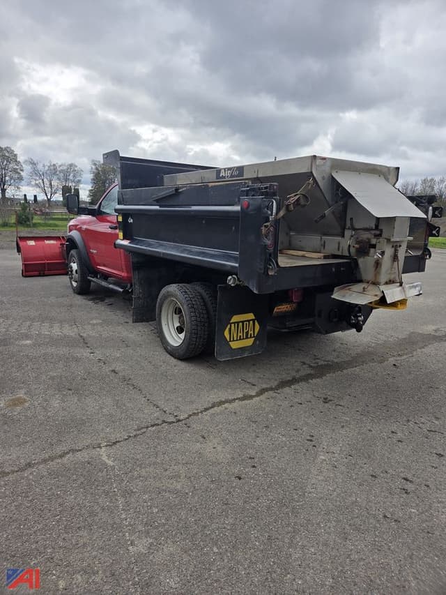Image of Dodge Ram 5500HD equipment image 2