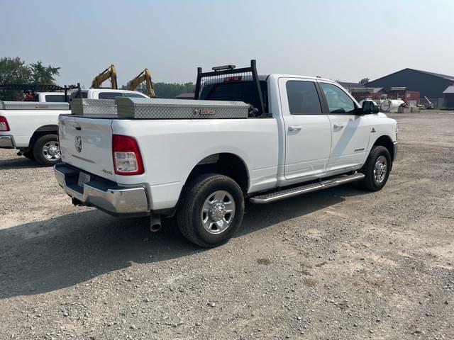 Image of Dodge Ram 2500HD equipment image 4