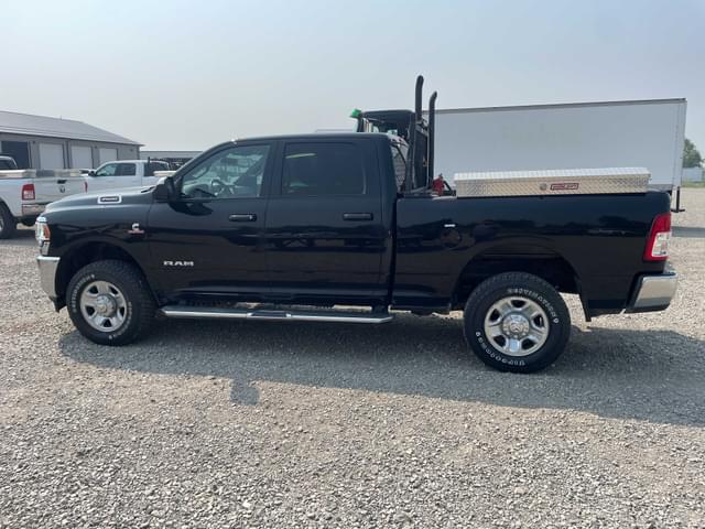 Image of Dodge Ram 2500HD equipment image 2