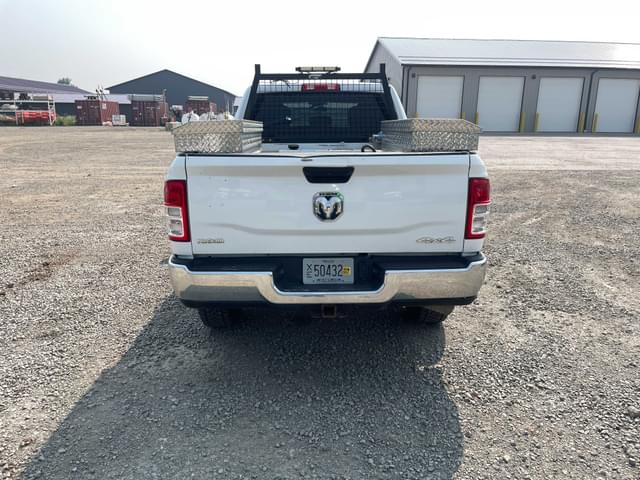 Image of Dodge Ram 2500HD equipment image 3