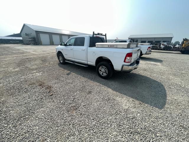 Image of Dodge Ram 2500HD equipment image 2