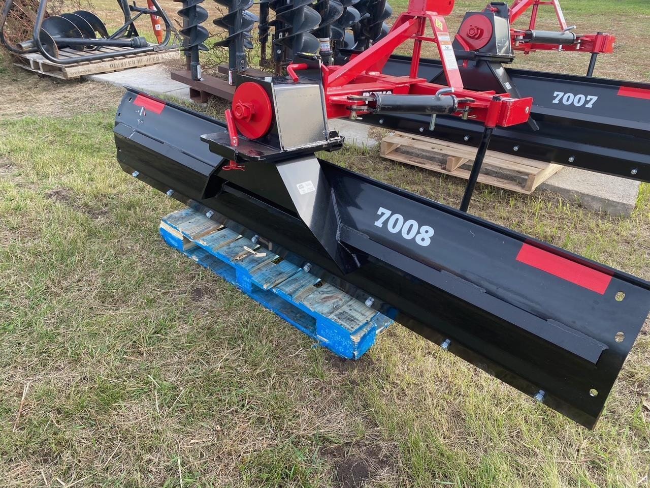 Main image Rhino 7008