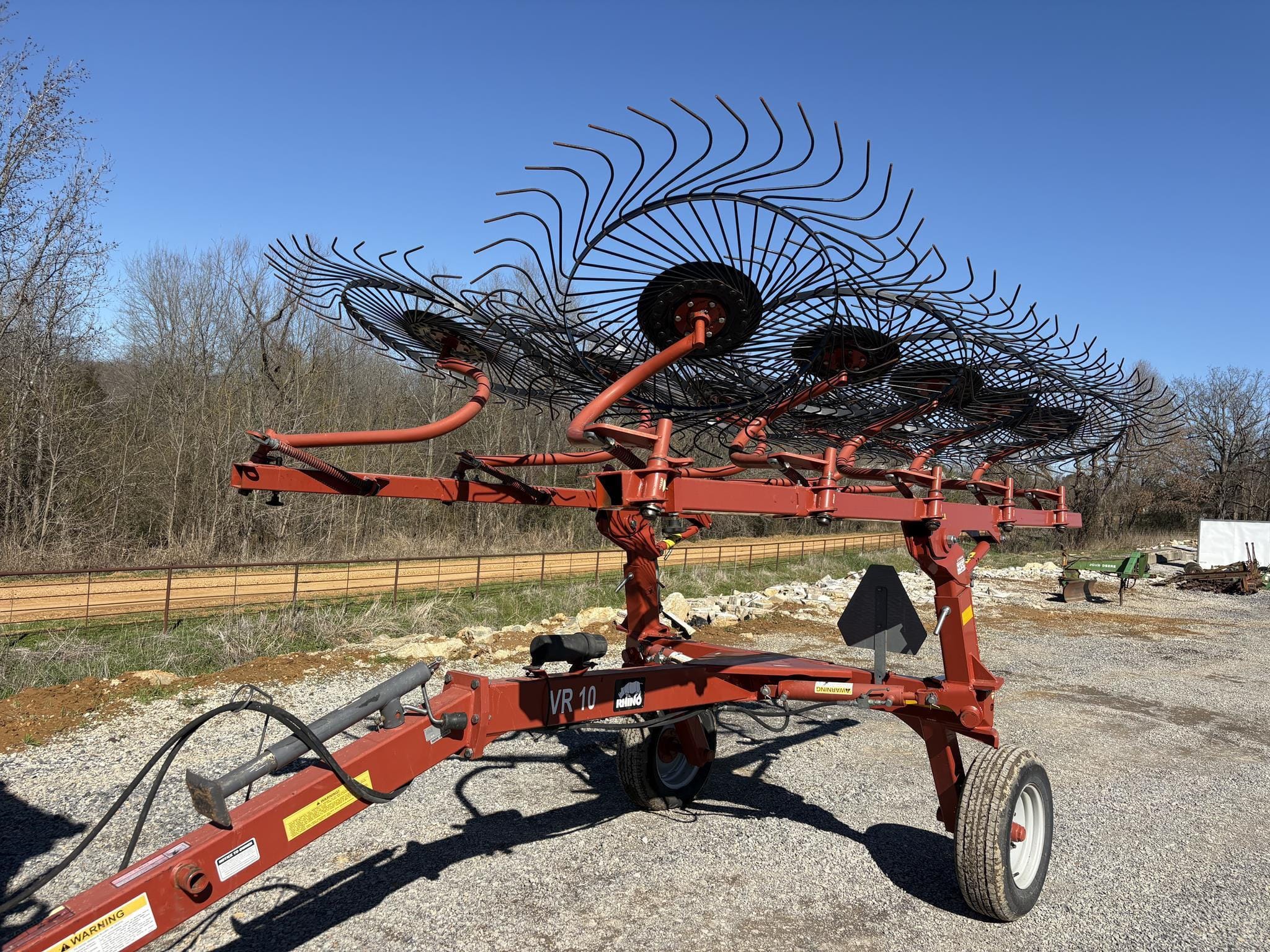 2021 Rhino VR10 Equipment Image0