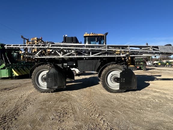 Image of RoGator RG1100 equipment image 1