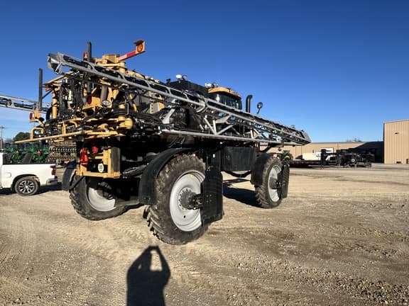 Image of RoGator RG1100 equipment image 2