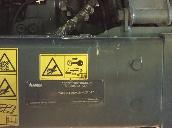 Image of RoGator RG1100 equipment image 3