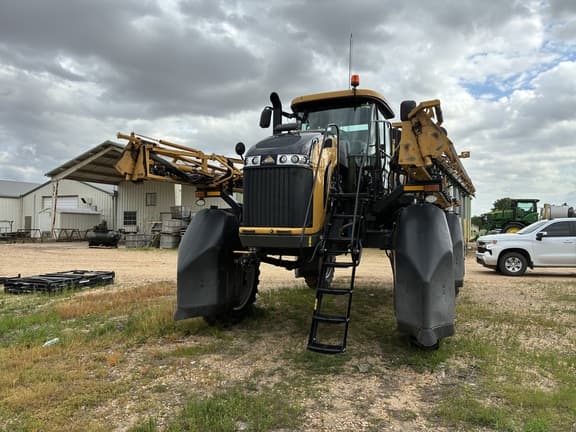 Image of RoGator RG1100C equipment image 3