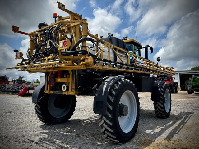 Image of RoGator RG1100C equipment image 4
