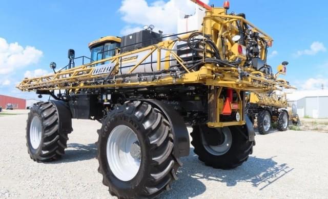 Image of RoGator RG1100C equipment image 2