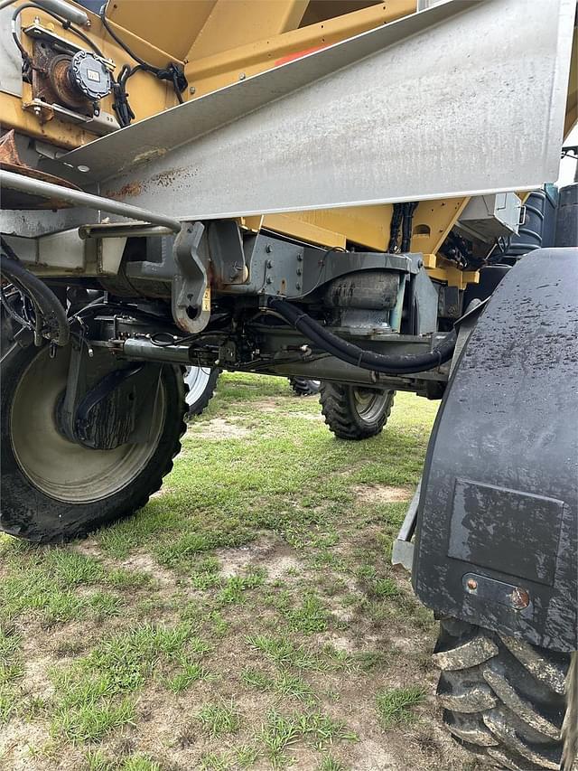 Image of RoGator RG1100C equipment image 4