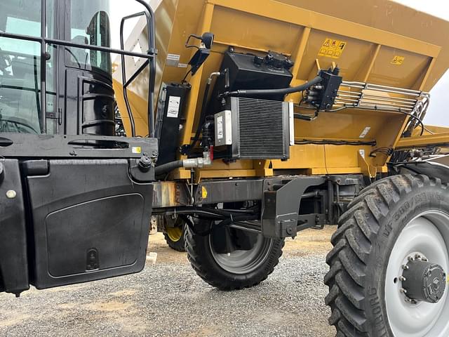 Image of RoGator RG1100C equipment image 4