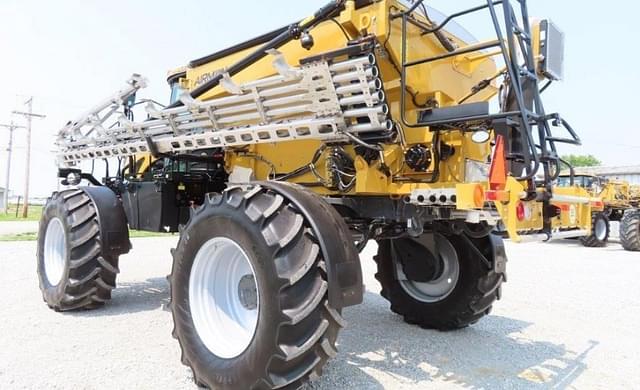 Image of RoGator RG1100C equipment image 2